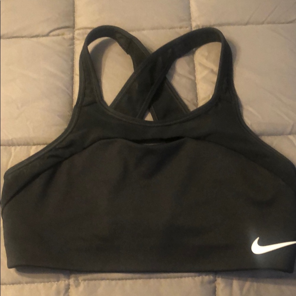 Nike sports bra dry fit